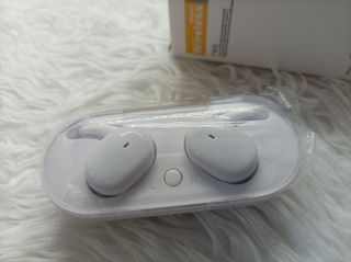 AURICULARES BLUETOOTH CON CAJA DE CARGA,NUEVOS.