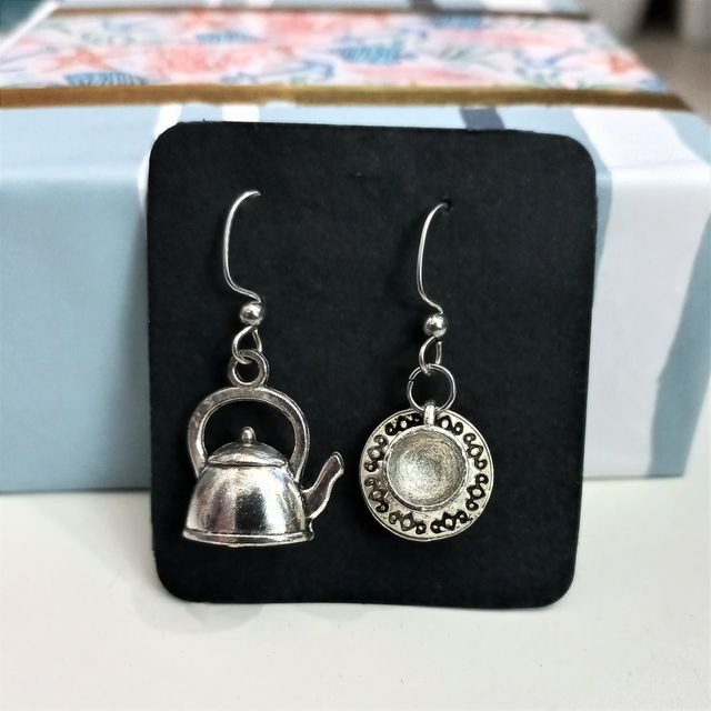 Pendientes de tetera y taza de té. Regalo navidad