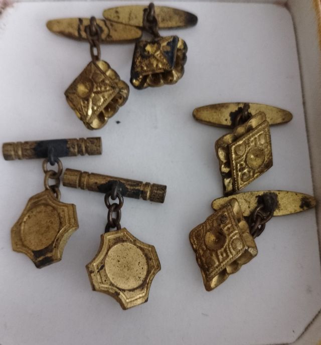 Gorra, Hombreras y Gemelos Militares.