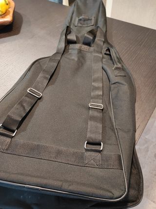 Guitarra clásica Fiesta + funda + cejilla