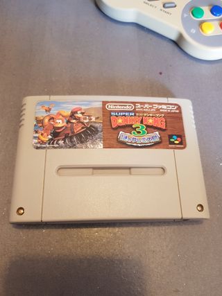 Súper Famicom con 4 juegos 1 mando y cables.