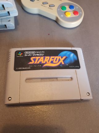 Súper Famicom con 4 juegos 1 mando y cables.