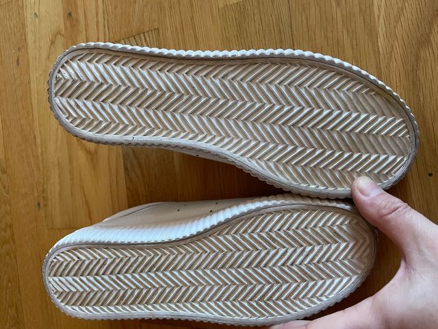 Deportivas mujer. Blancas. Talla 38.