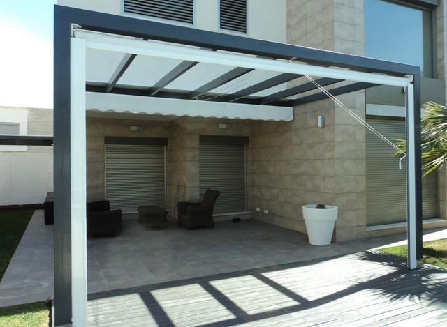 Pérgola con toldo