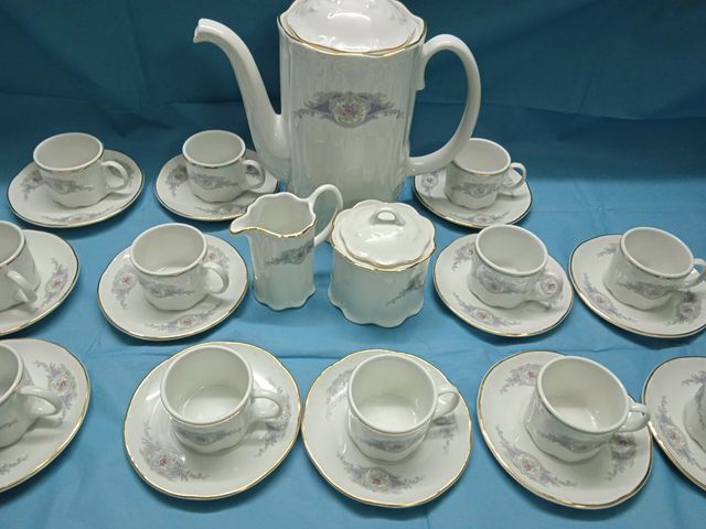 Juego de café de porcelana fina 12 comensales .