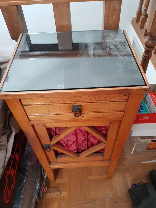 MESILLA ANTIGUA AÑOS 50 MUY BUEN ESTADO