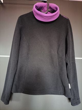 Polar negro con cuello alto