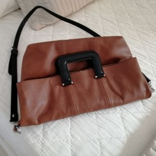 bolso señora marrón