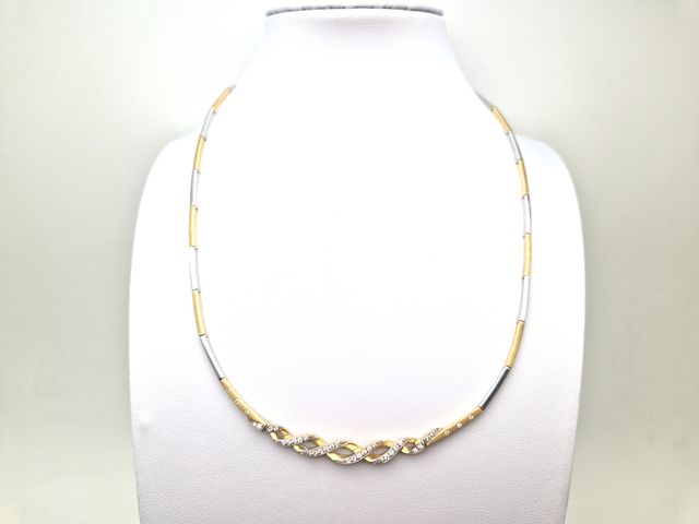 Gargantilla de Oro Bicolor de 18 Kt 19GR con piedr