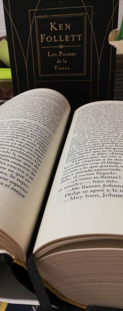 Los pilares de la Tierra de Ken Foffett