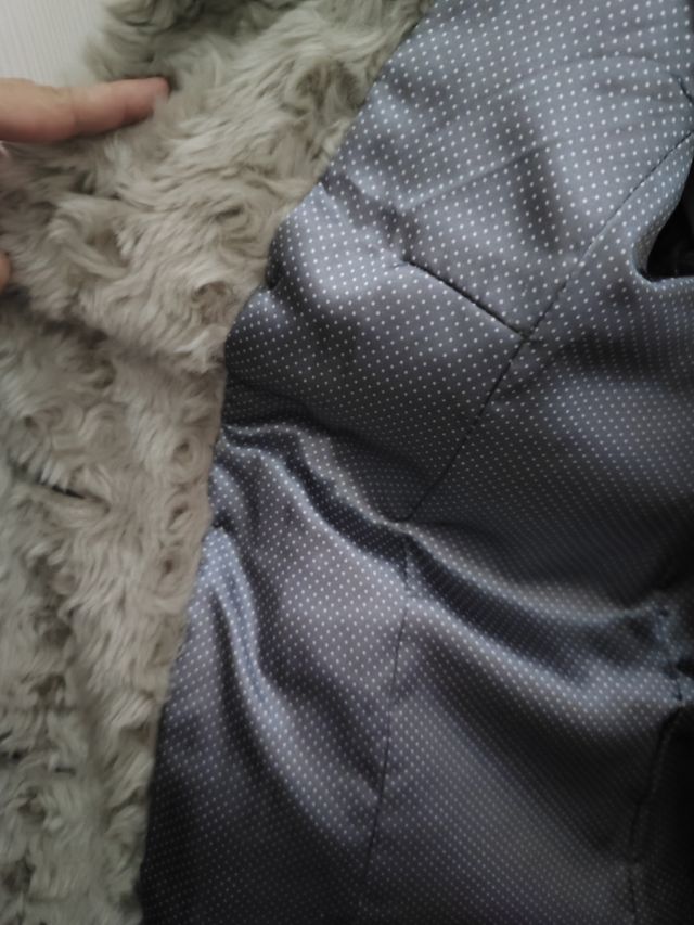 Chaquetón beige de pelo