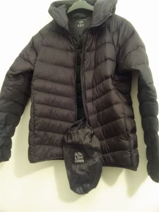 UNIQLO. Anorak plumifero Ultraligero.