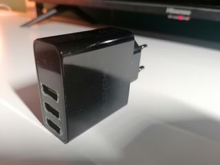 FLOVEME Caricatore Digitale Multipresa USB