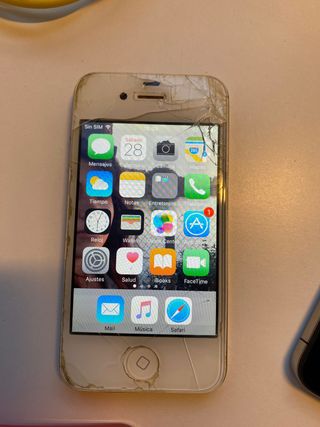 iPhone 4s nero.Regalo 4s bianco.16GB A1387