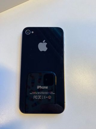 iPhone 4s nero.Regalo 4s bianco.16GB A1387