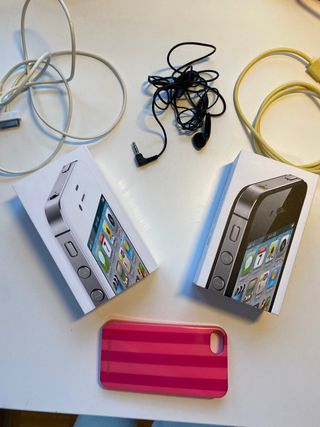 iPhone 4s nero.Regalo 4s bianco.16GB A1387