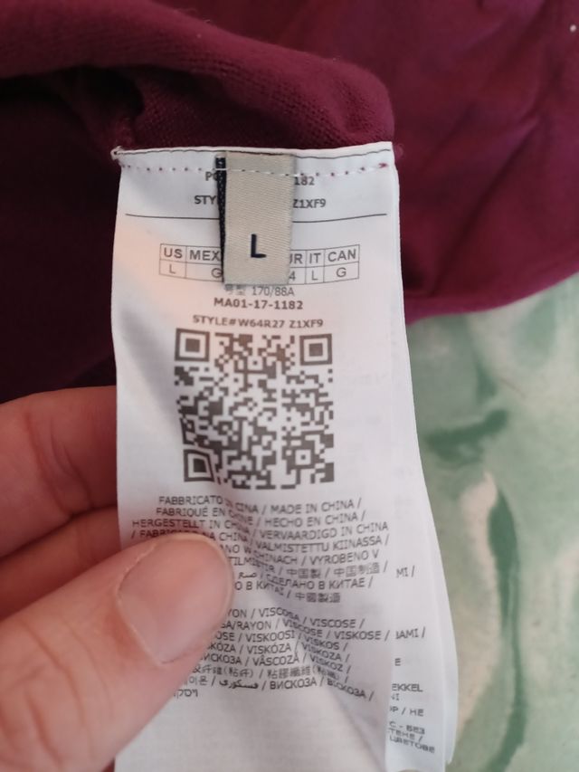 LOCURA HOY! 2 jerseys azul/morado Guess T.L