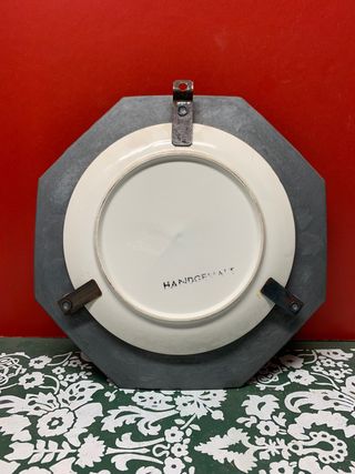 PLATOS DE PELTRE Y CERÁMICA DECORATIVOS