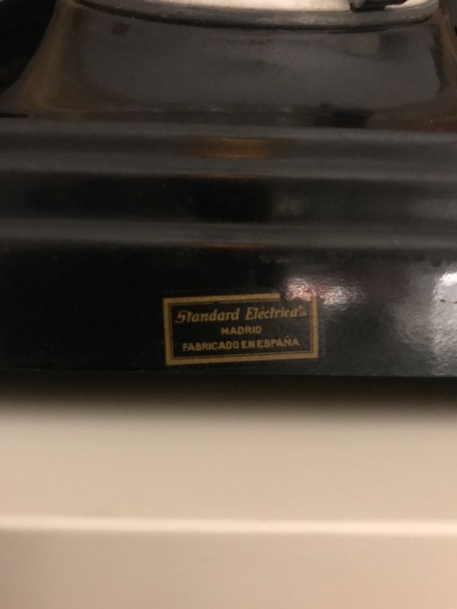 Teléfono de baquelita