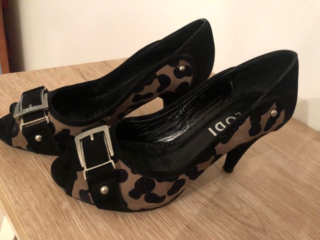 Zapatos tacón de ante