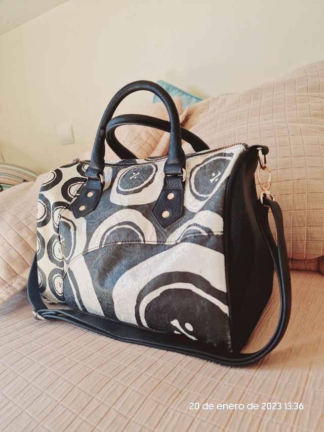 BOLSO DE MANO - DESIGUAL.