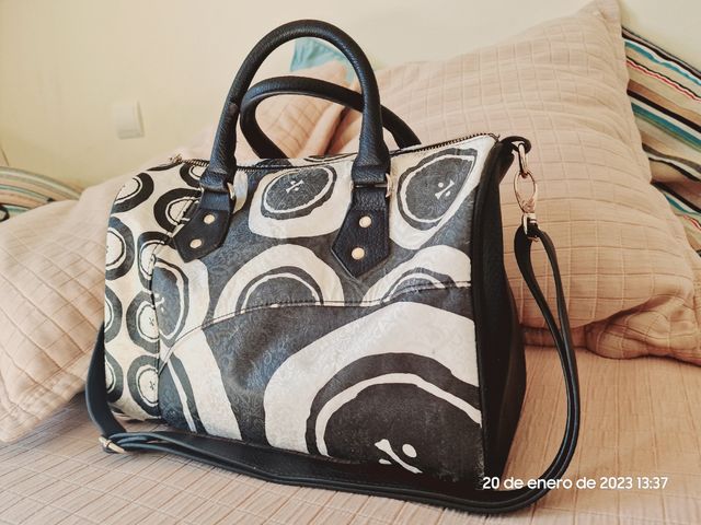 BOLSO DE MANO - DESIGUAL.