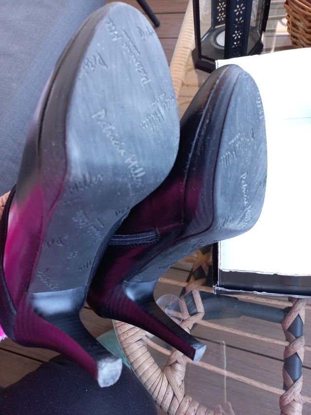 botines de mujer. TEATINOS