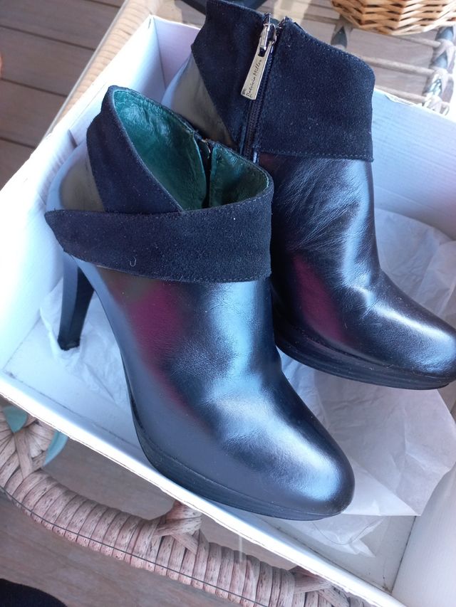 botines de mujer. TEATINOS