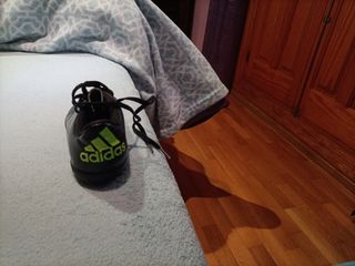 Botas  de futbol de niño