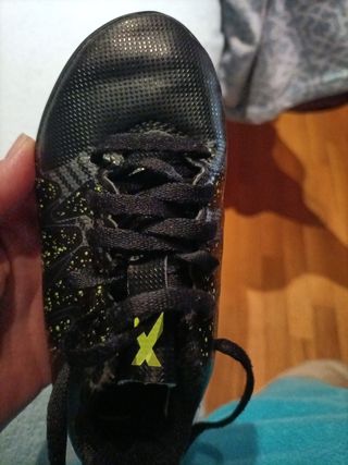 Botas  de futbol de niño