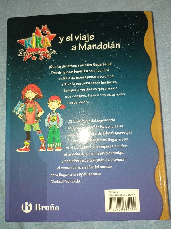 Libro "Kika Superbruja y el viaje a Mandolán"