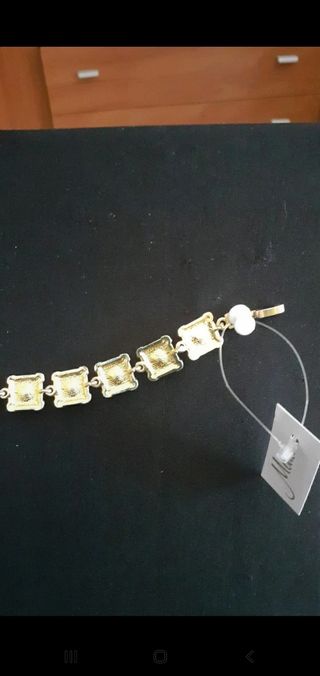 pusera nueva con etiqueta de mara.