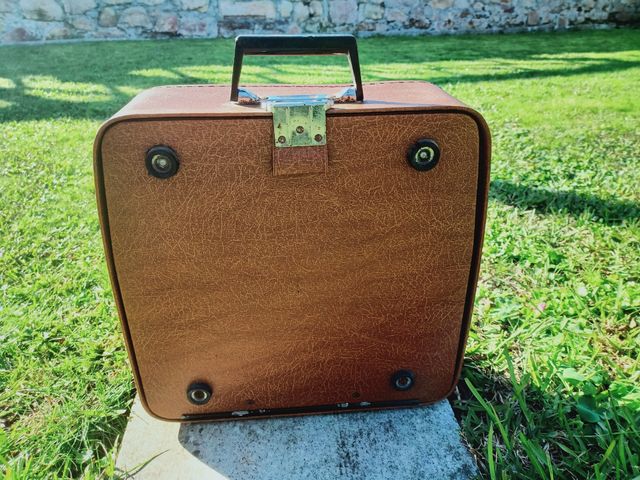 maquina de escribir antigua