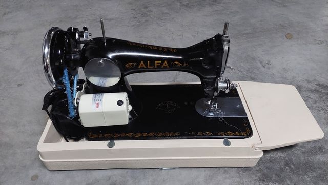 Máquina de coser Alfa