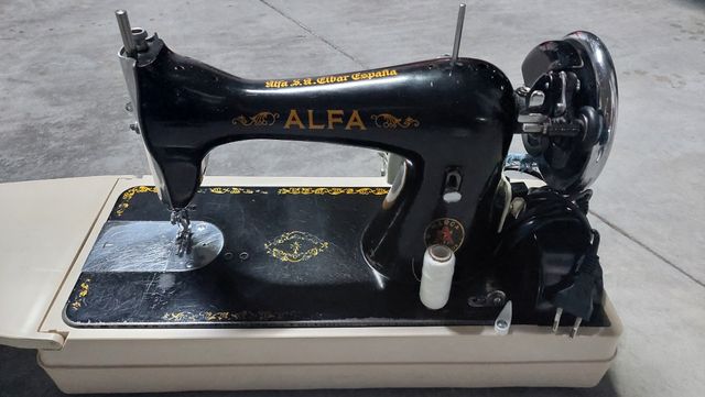 Máquina de coser Alfa