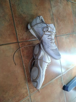 Reebok easytone mujer 39 de segunda mano por 10 EUR en Guillena en WALLAPOP