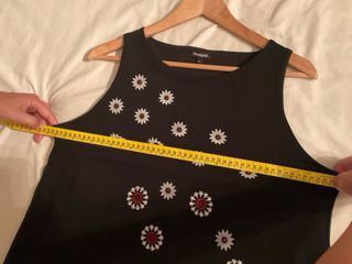 Remate!Vestido Desigual t-42 (M-L) negro sin manga