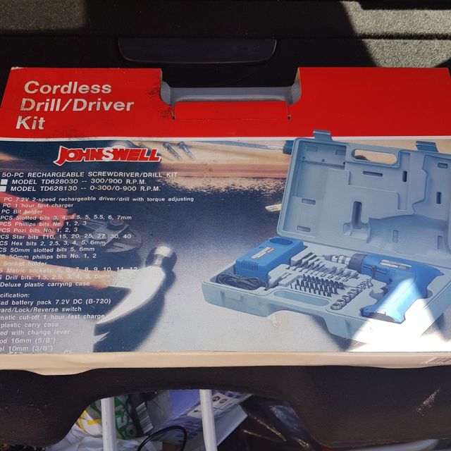 taladro con bateria a estrenar con accesorios