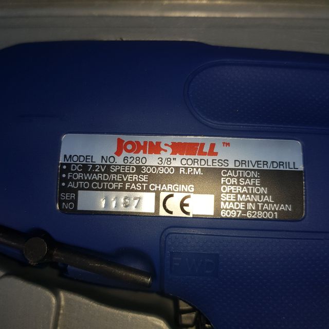 taladro con bateria a estrenar con accesorios