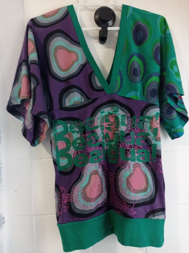 camiseta desigual