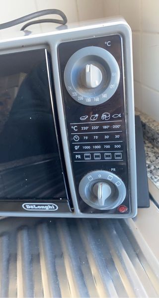 Horno Grill marca Delongui