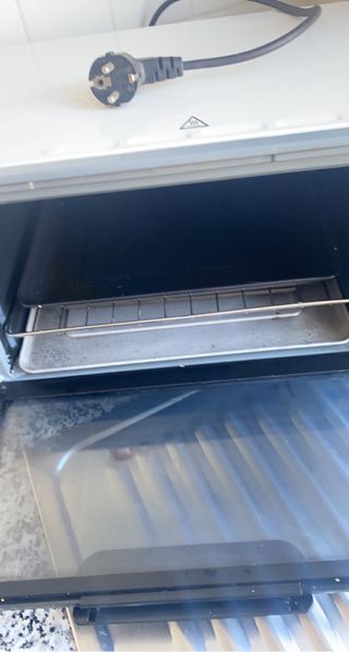 Horno Grill marca Delongui