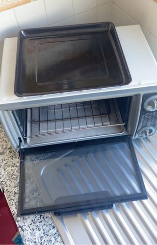 Horno Grill marca Delongui