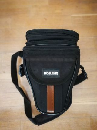 Cámara Canon EOS 500 N con tripode