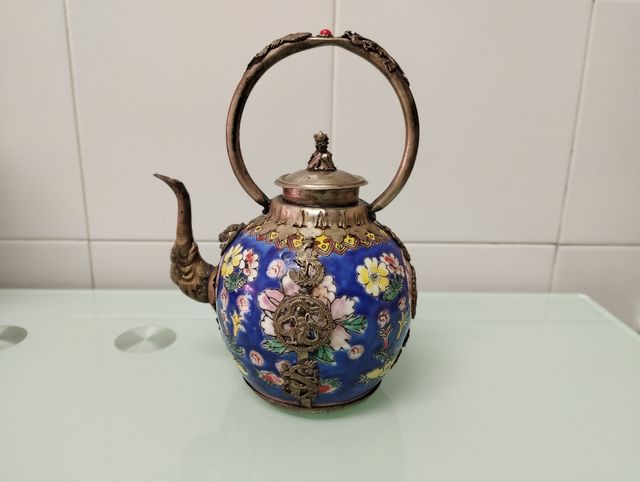 Tetera de esmalte y estaño