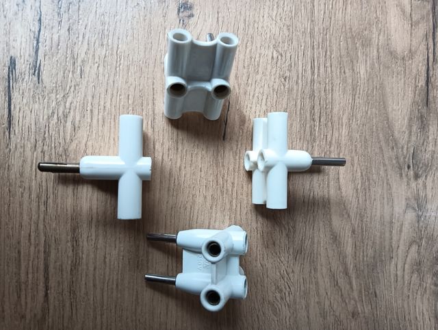 Enchufe / adaptador / ladrón de 3 o 4 tomas.