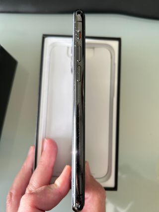 iPhone 11 pro 64 gb.