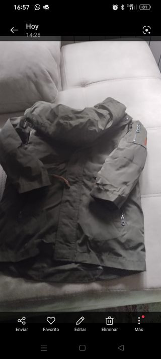 parka verde militar.