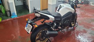 YAMAHA FZ8