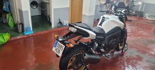 YAMAHA FZ8